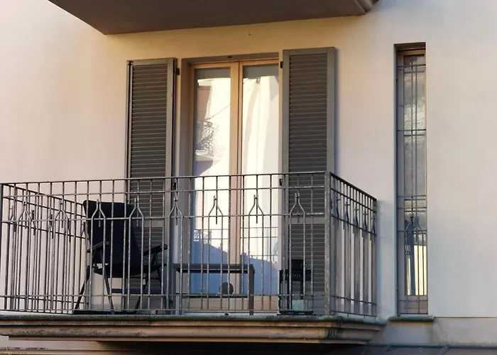 Guesthost - With Ac, Balcony & Parking! דירה Ossuccio